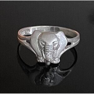 CUTE 925 STERLING SILVER ELEPHANT RING SIZE 7.75 SKY